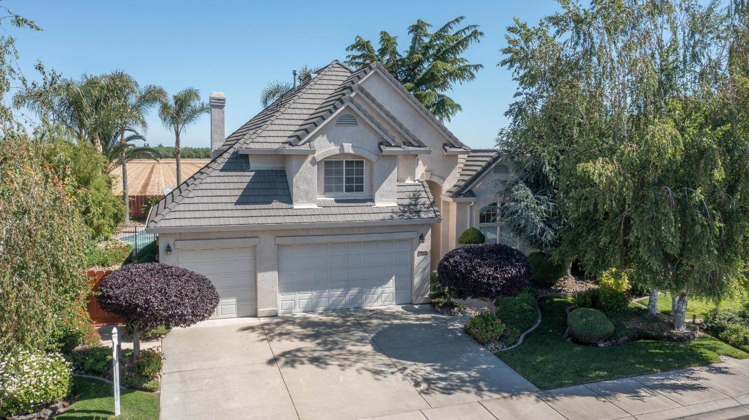 7. Single Family Homes for Active at 439 Helen Drive Ripon, California 95366 United States