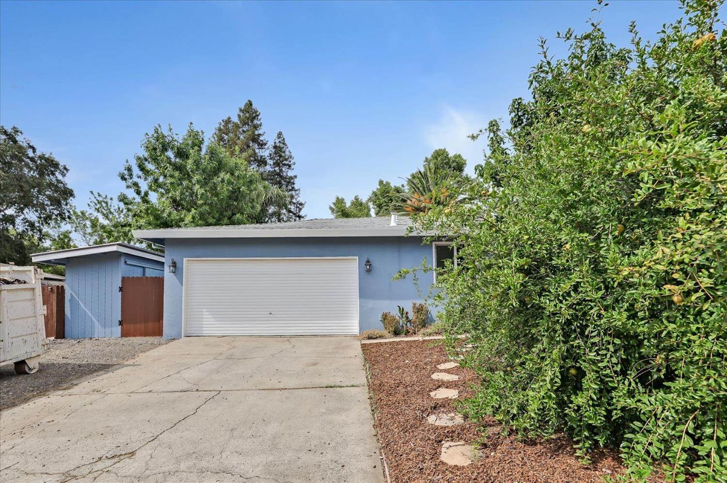 3. Single Family Homes for Active at 8683 Sheraton Drive Fair Oaks, California 95628 United States