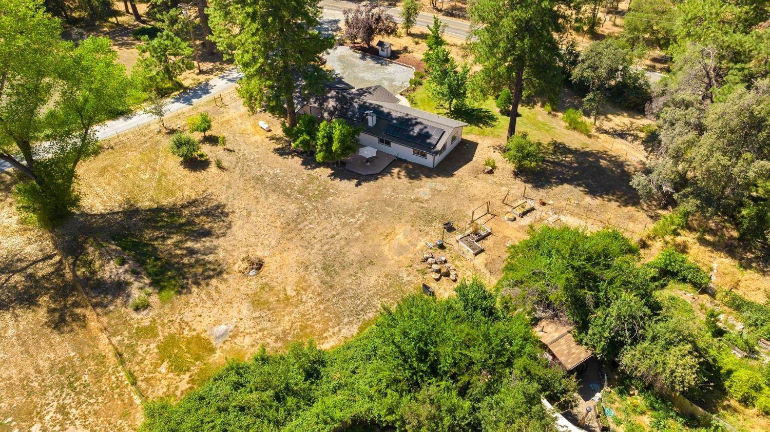 40. Single Family Homes for Active at 10762 Beckville Road Nevada City, California 95959 United States