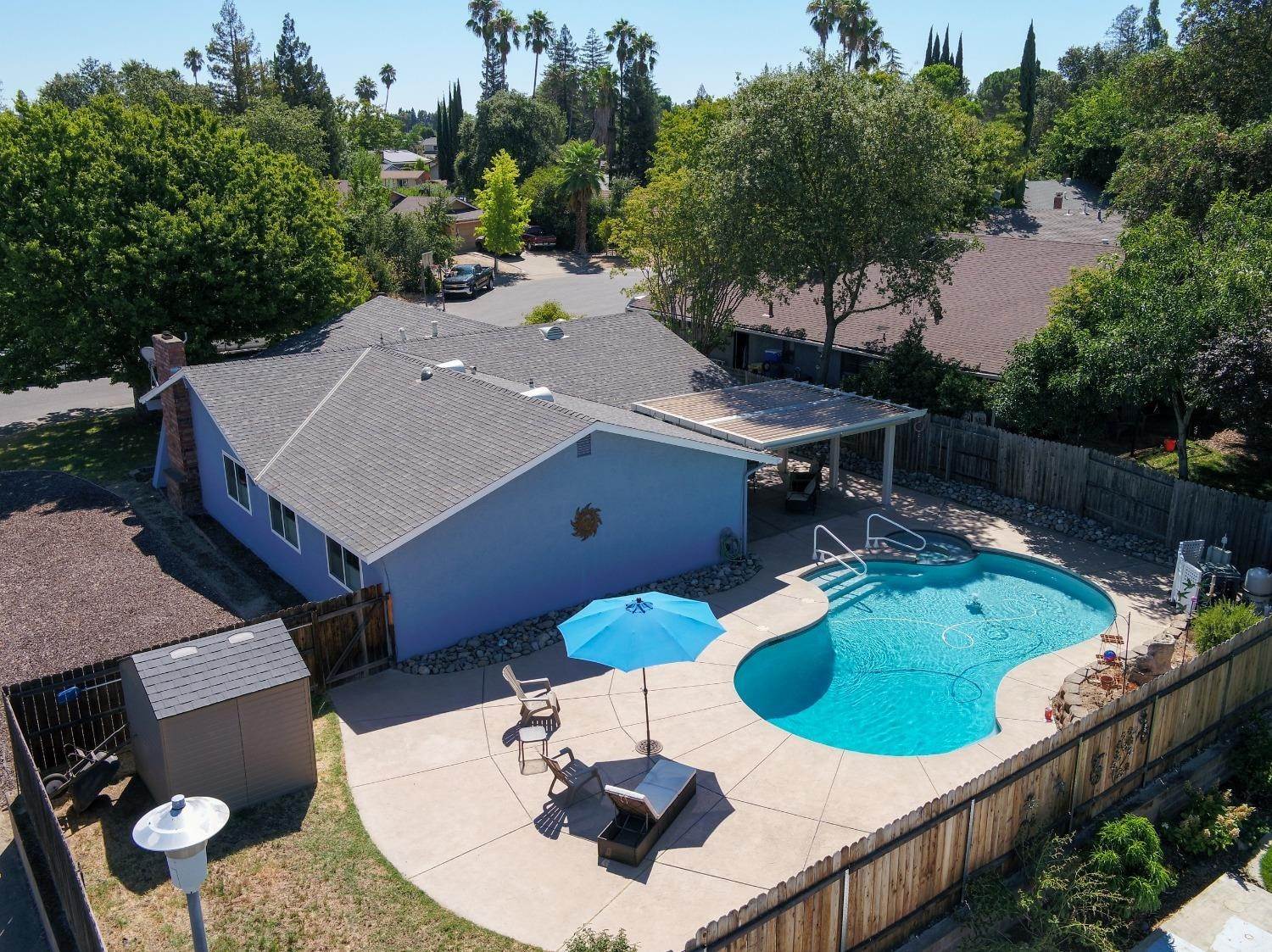 36. Single Family Homes for Active at 8344 Jordell Court Citrus Heights, California 95610 United States