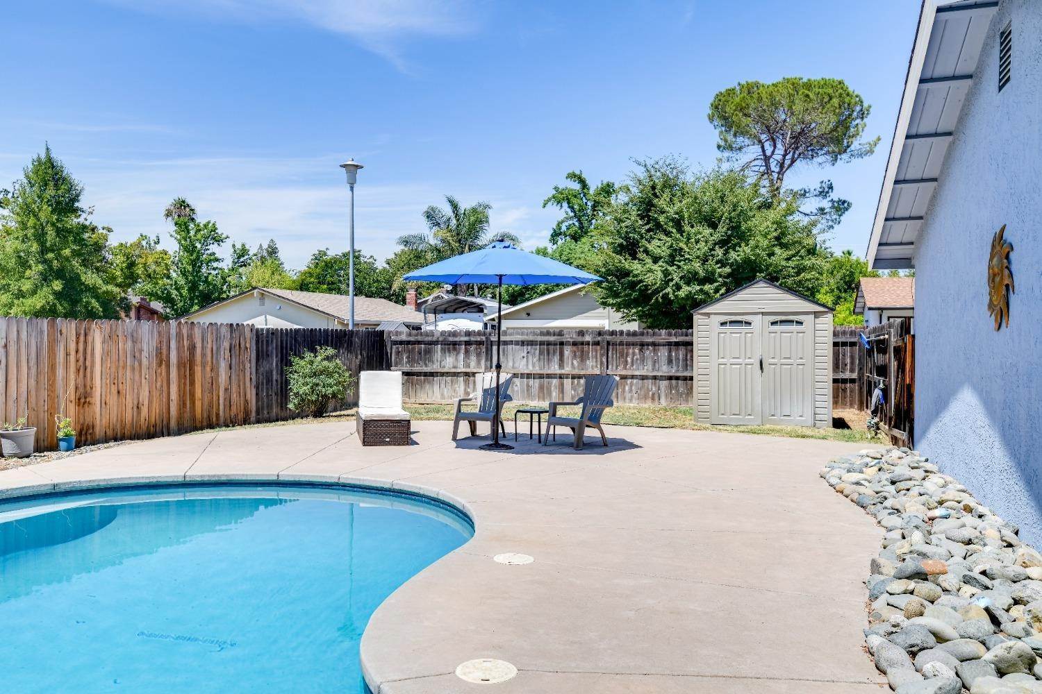 29. Single Family Homes for Active at 8344 Jordell Court Citrus Heights, California 95610 United States