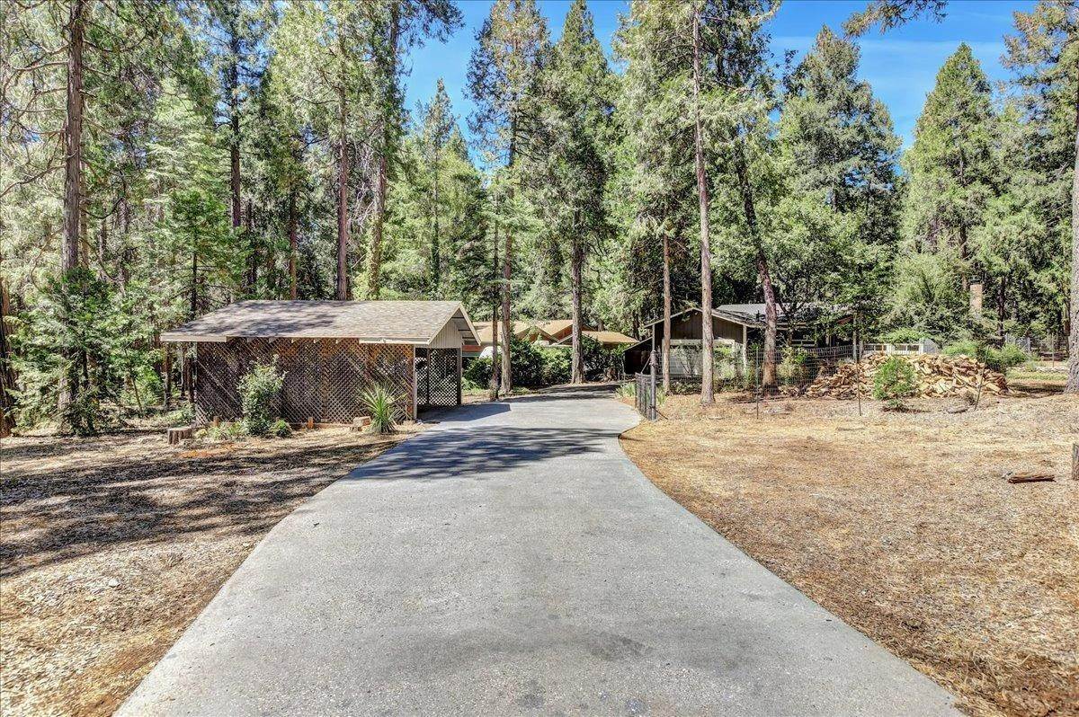 44. Single Family Homes for Active at 13082 Red Dog Road Nevada City, California 95959 United States