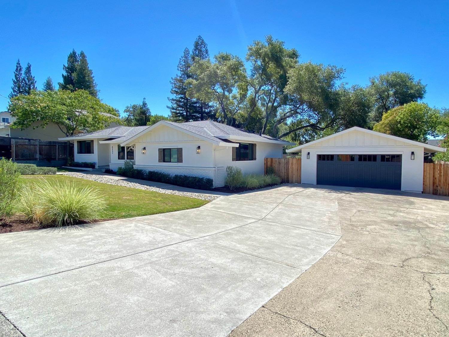 5. Single Family Homes for Active at 8452 W Granite Drive Granite Bay, California 95746 United States