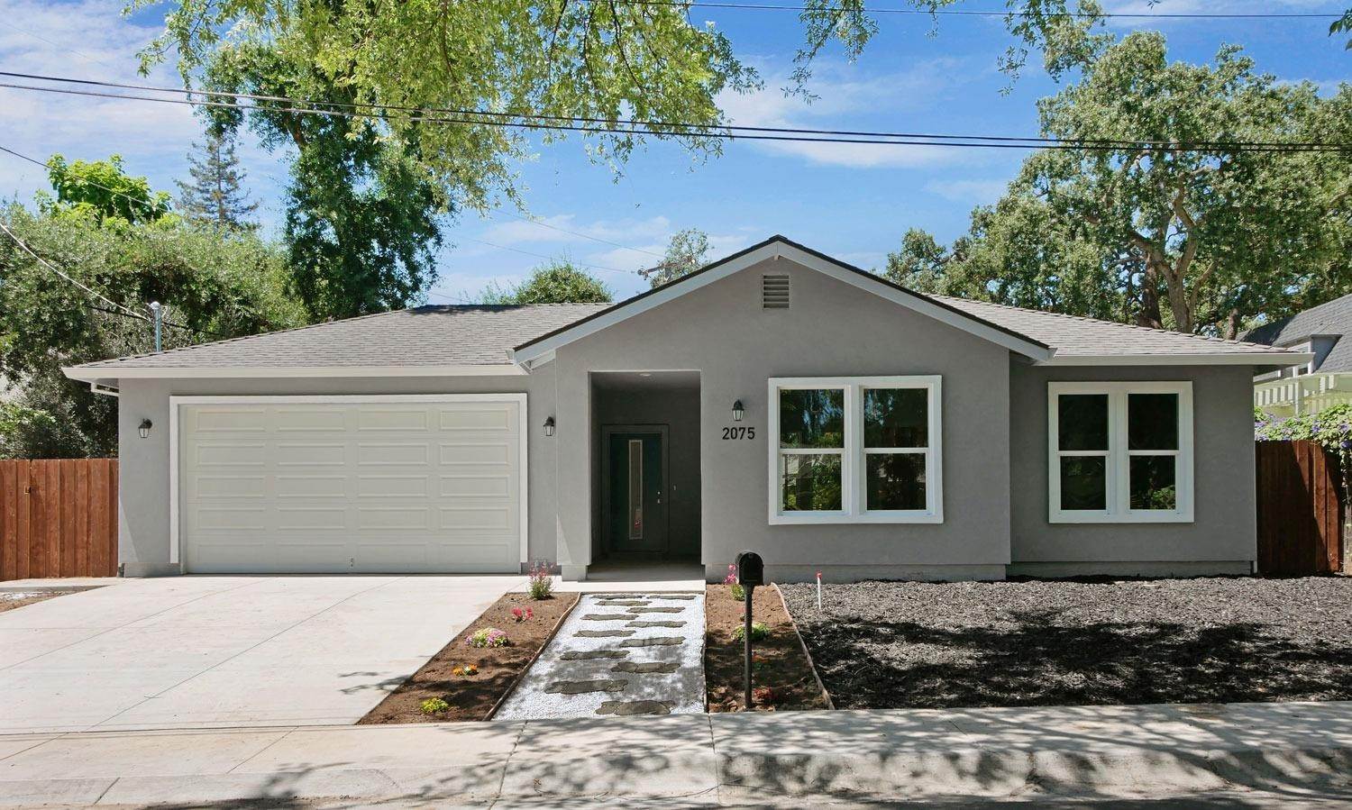 Single Family Homes for Active at 2075 Edgewater Road Sacramento, California 95815 United States