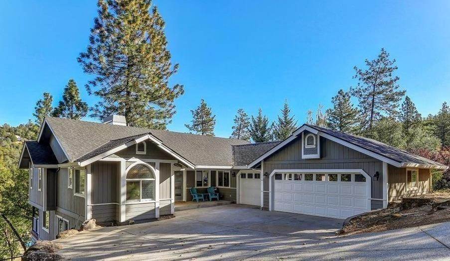 Single Family Homes for Active at 13226 Lake Wildwood Drive Penn Valley, California 95946 United States