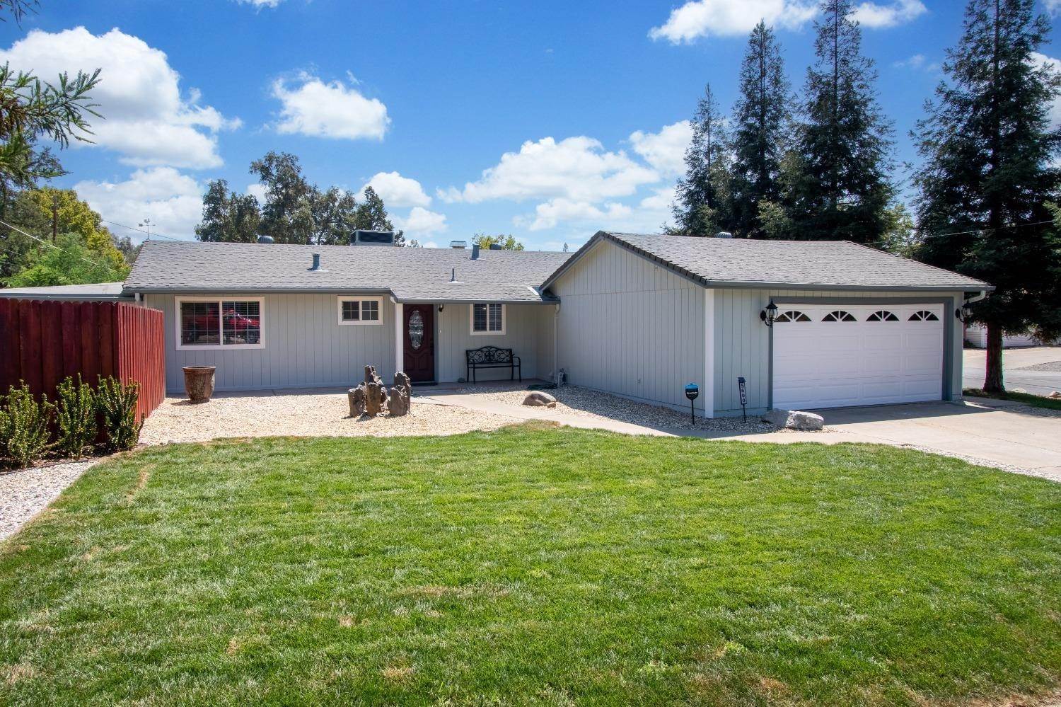 Single Family Homes for Active at 5600 La Field Drive Fair Oaks, California 95628 United States