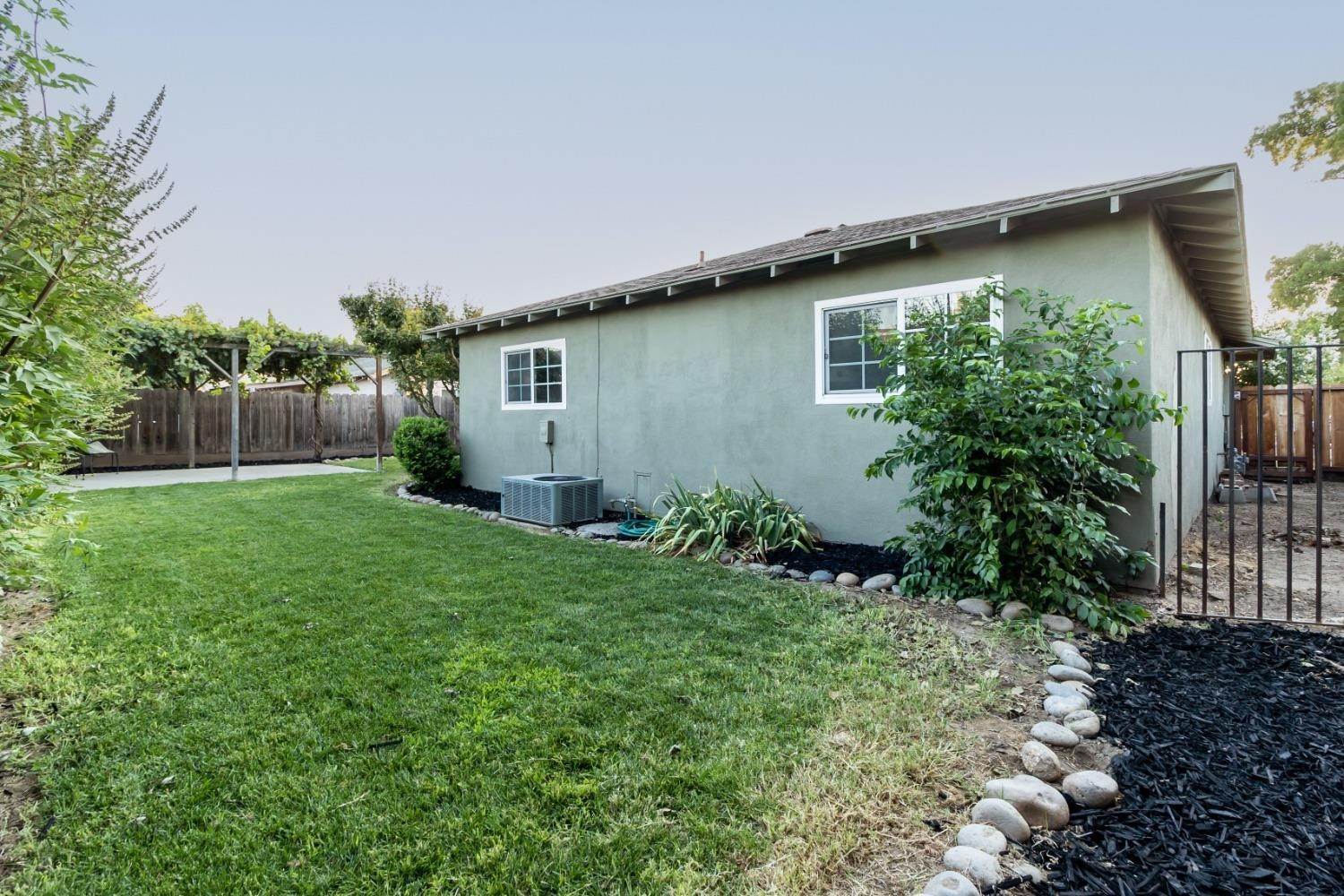 24. Single Family Homes for Active at 3808 Longbridge Drive Modesto, California 95356 United States