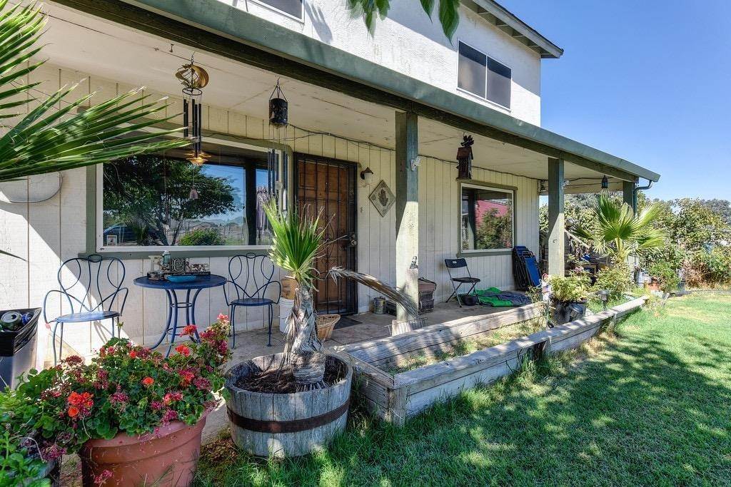 2. Single Family Homes 为 销售 在 3203 E Collier Road Acampo, 加利福尼亚州 95220 美国