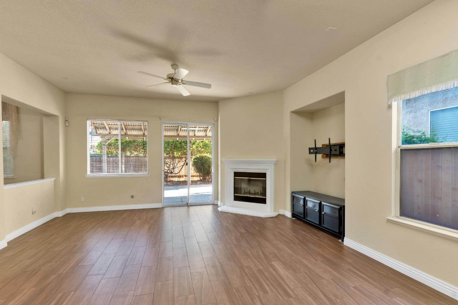14. Single Family Homes for Active at 440 connor Sacramento, California 95835 United States