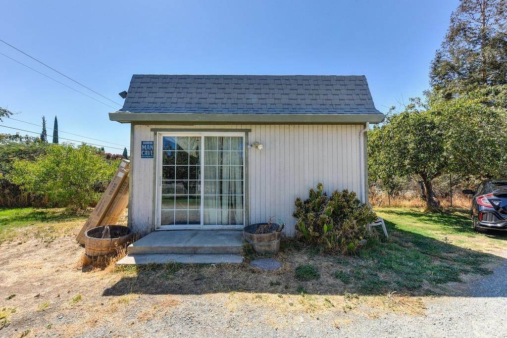 25. Single Family Homes for Active at 3203 E Collier Road Acampo, California 95220 United States