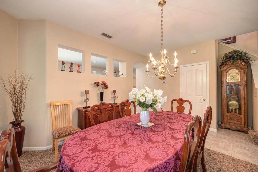 19. Single Family Homes for Active at 8783 Monterey Oaks Drive Elk Grove, California 95758 United States