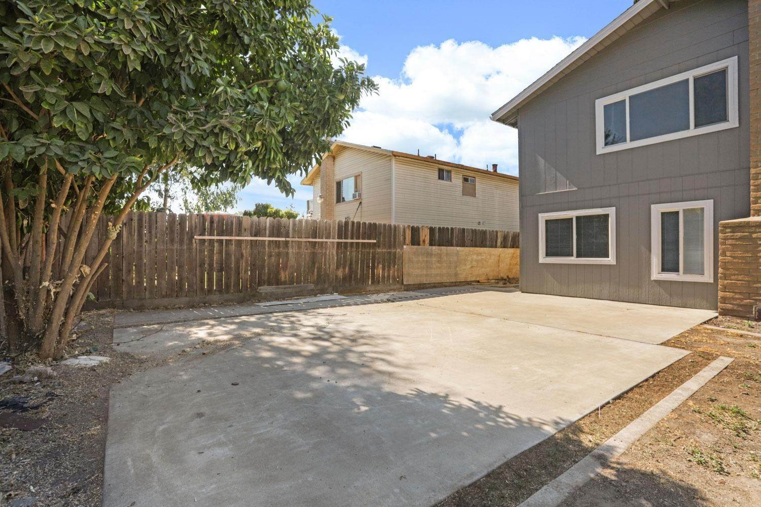 42. Single Family Homes for Active at 2746 Stanfield Drive Stockton, California 95209 United States