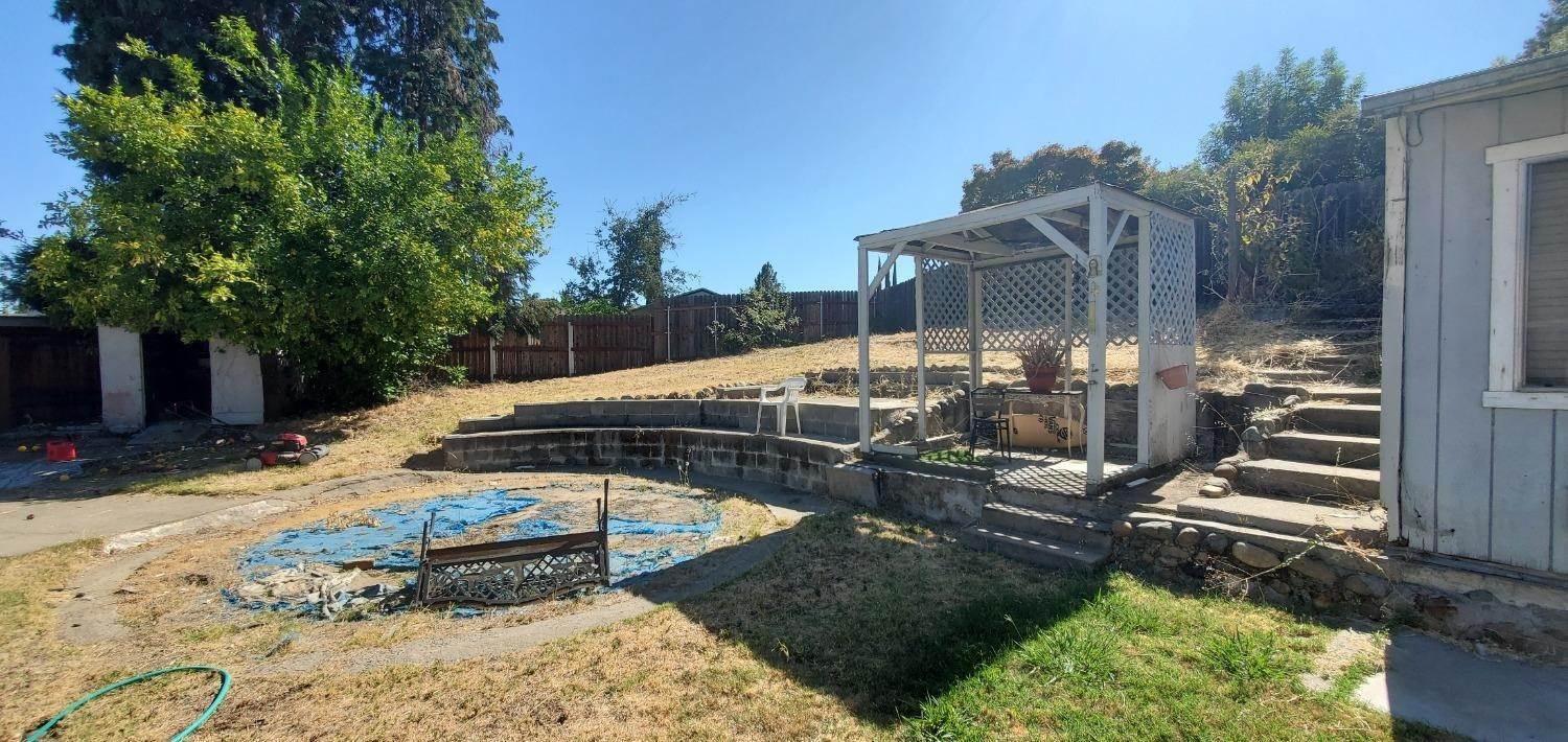 21. Single Family Homes for Active at 7085 Lynnetree Way Citrus Heights, California 95610 United States