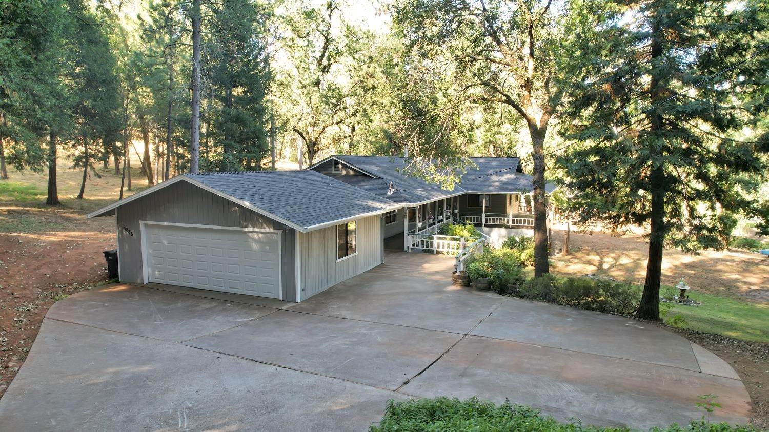 49. Single Family Homes for Active at 15886 Gibboney Lane Grass Valley, California 95949 United States