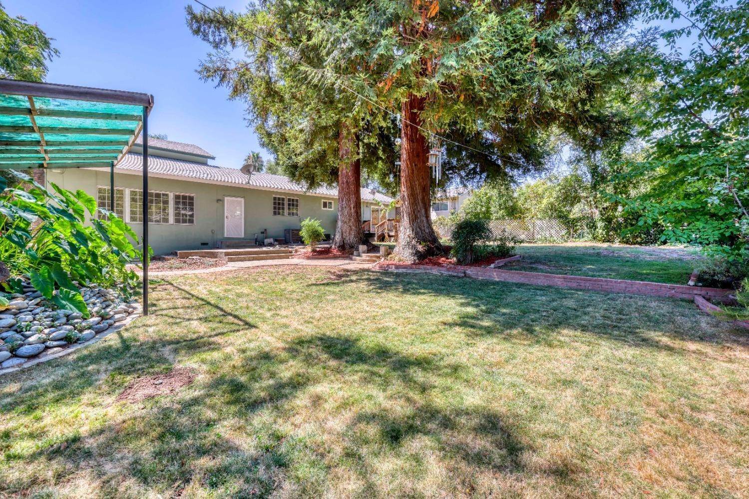 23. Single Family Homes for Active at 7593 Limerick Way Citrus Heights, California 95610 United States