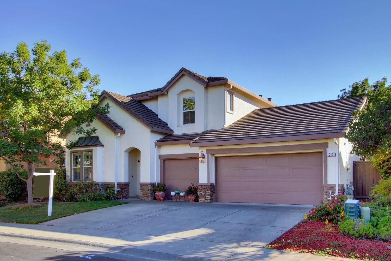 1. Single Family Homes for Active at 210 Vista Cove Circle Sacramento, California 95835 United States