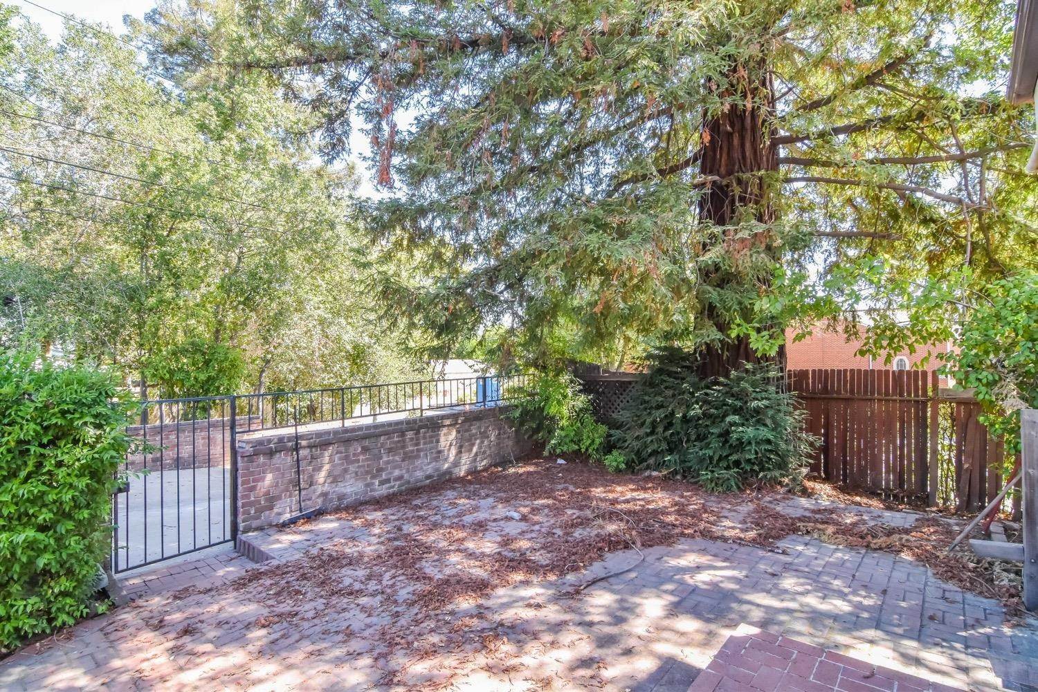 48. Single Family Homes for Active at 2763 Coleman Way Sacramento, California 95818 United States