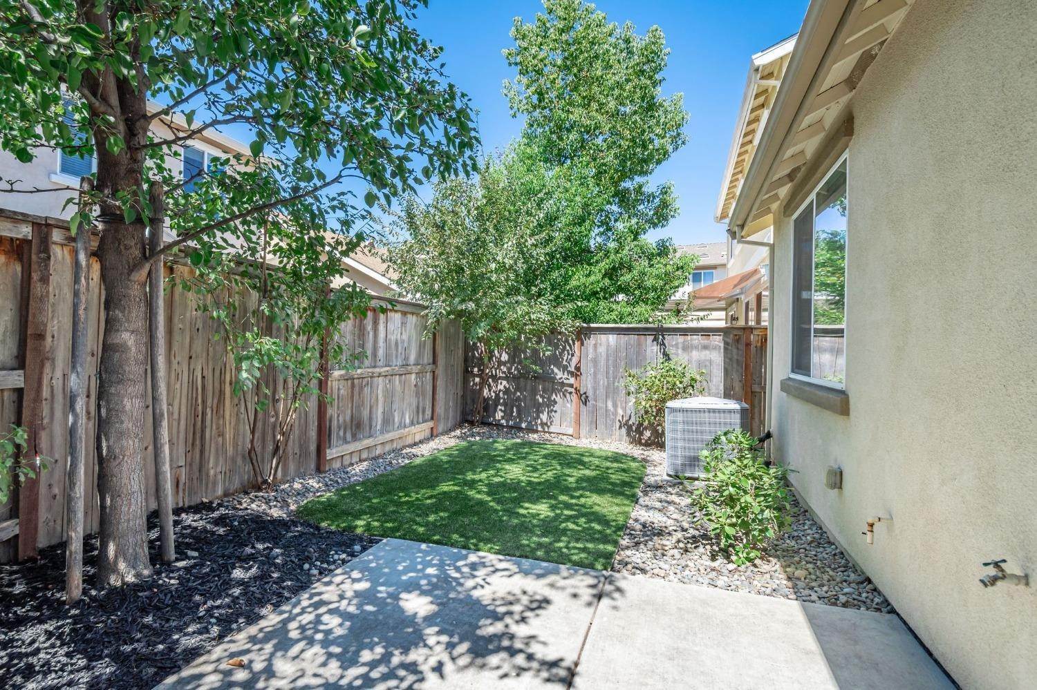 38. Single Family Homes for Active at 1816 Glenmark Way Roseville, California 95747 United States