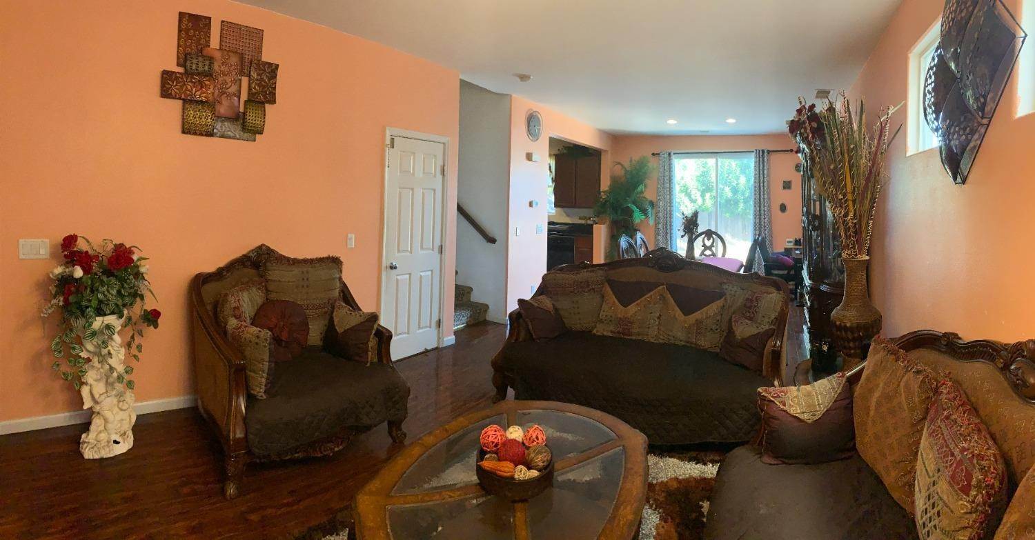 3. Single Family Homes for Active at 4257 Autumn Sky Drive Sacramento, California 95823 United States