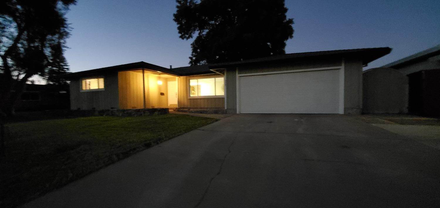 45. Single Family Homes for Active at 7085 Lynnetree Way Citrus Heights, California 95610 United States