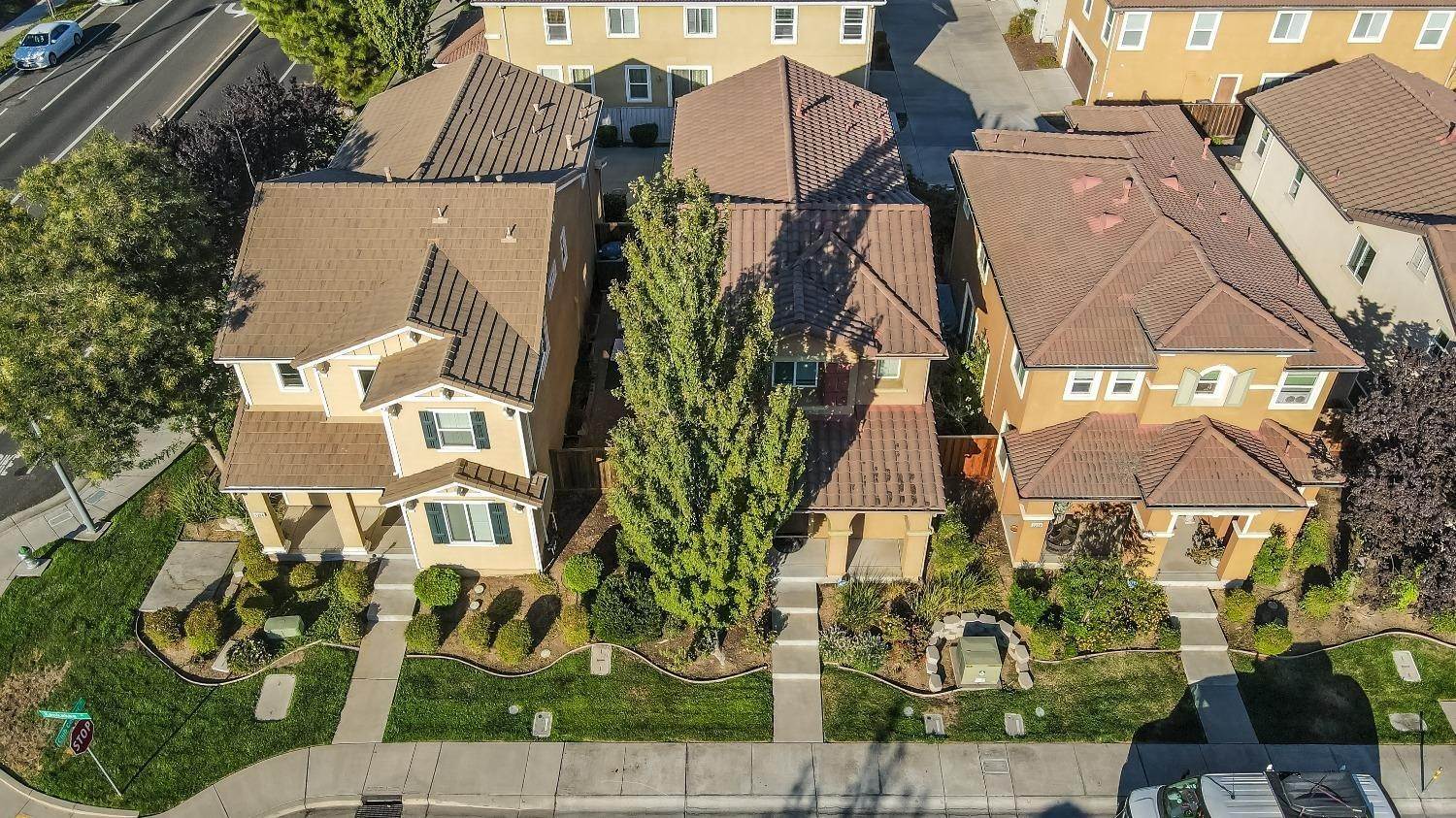 6. Single Family Homes for Active at 5292 Kankakee Drive Sacramento, California 95835 United States