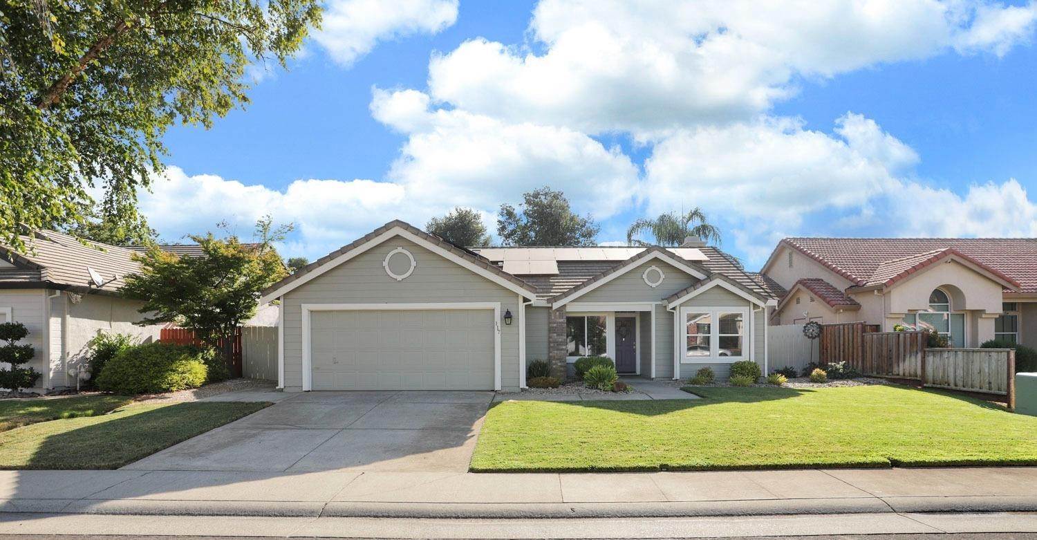 35. Single Family Homes for Active at 117 Silver Cypress Court Galt, California 95632 United States