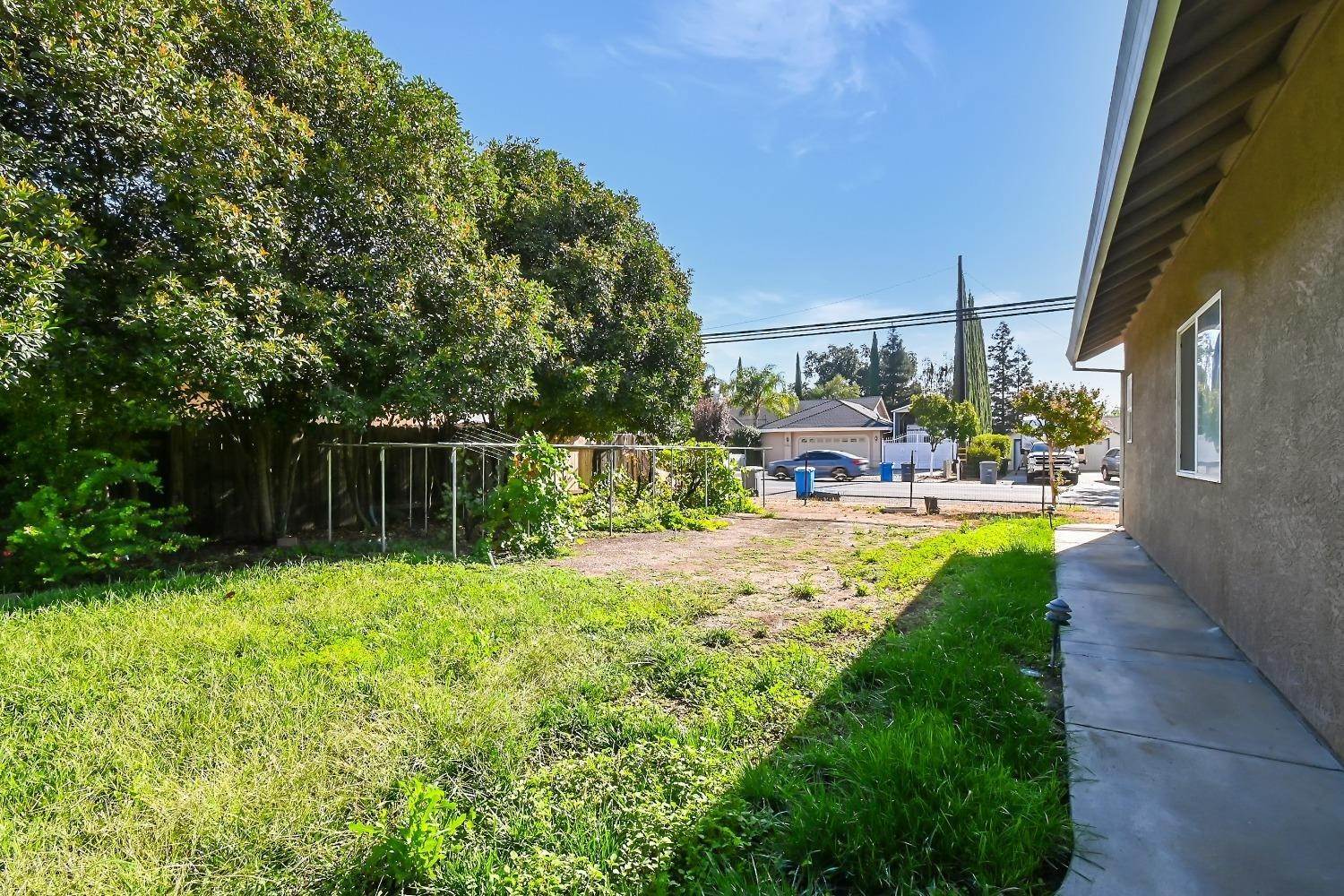 29. Single Family Homes for Active at 7827 Washington Street Sutter, California 95982 United States