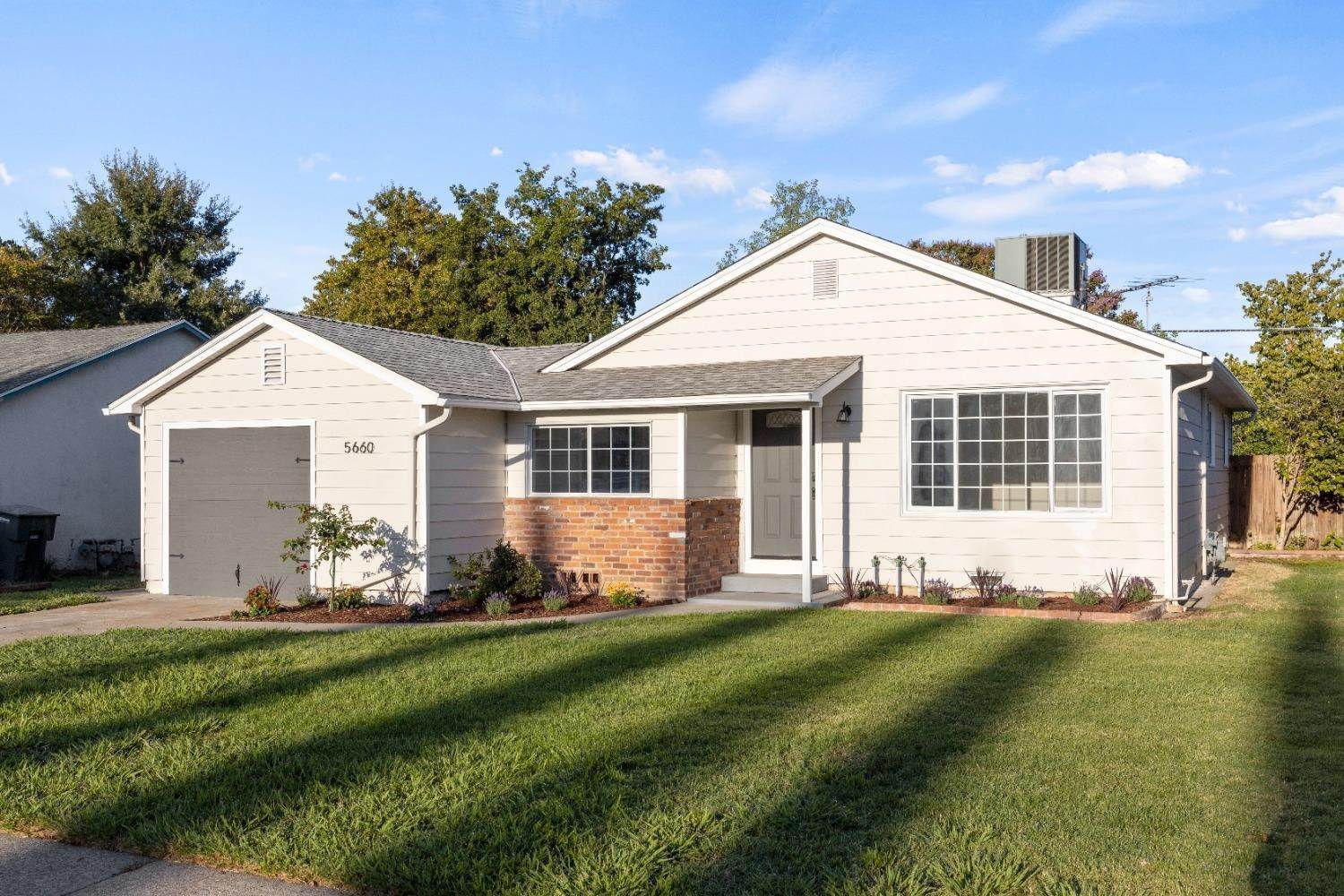 5. Single Family Homes for Active at 5660 Norman Way Sacramento, California 95822 United States