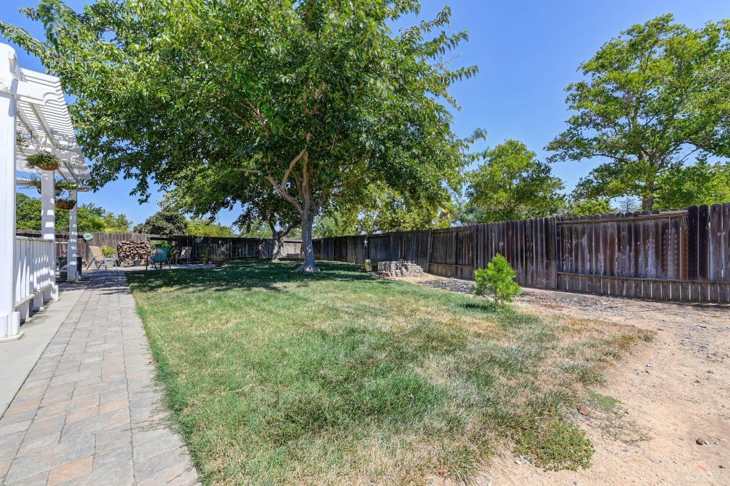 43. Single Family Homes for Active at 7855 Summer Mist Court Sacramento, California 95828 United States