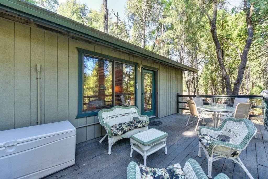 30. Single Family Homes for Active at 6895 Onyx Trail Pollock Pines, California 95726 United States