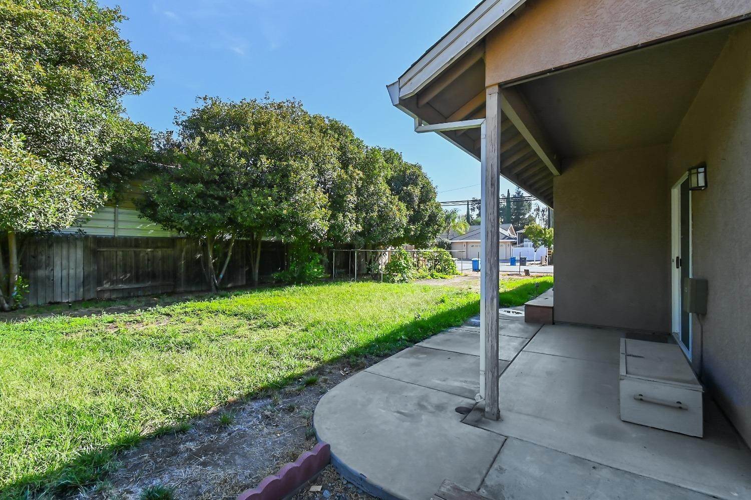 28. Single Family Homes for Active at 7827 Washington Street Sutter, California 95982 United States
