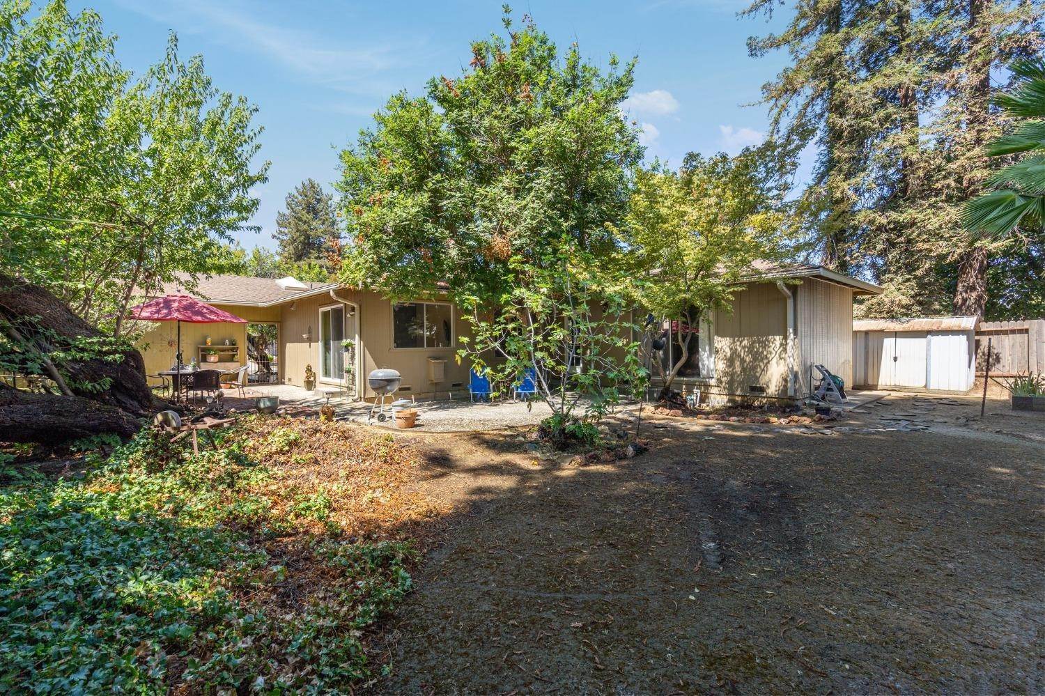 33. Single Family Homes for Active at 907 Greenwood Drive Woodland, California 95695 United States