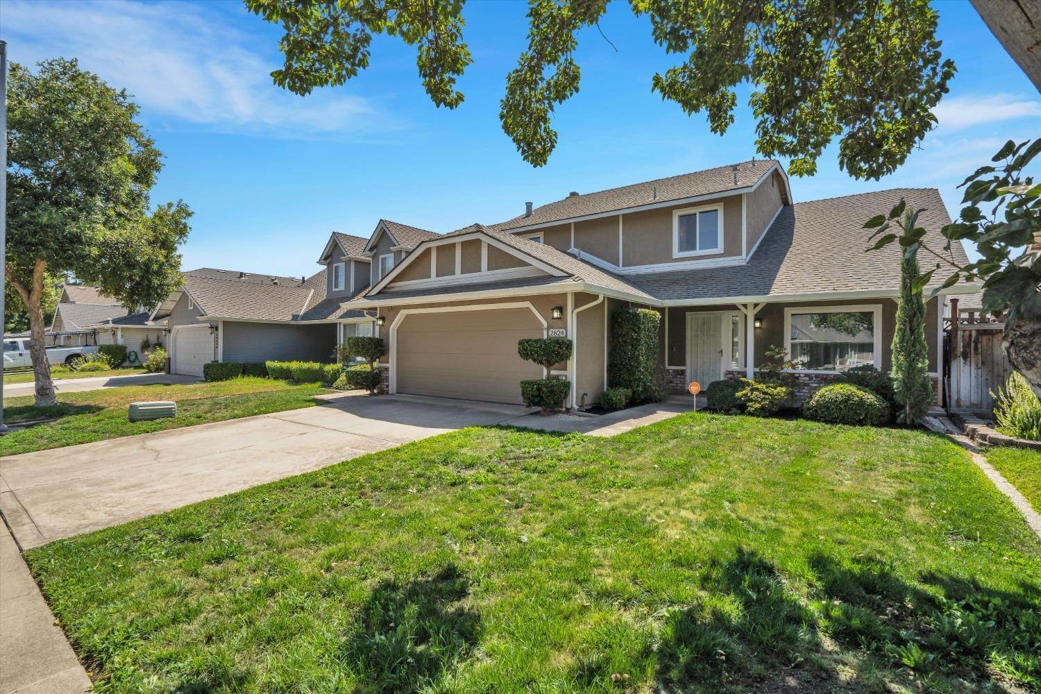 30. Single Family Homes for Active at 2824 Woodmont Circle Modesto, California 95355 United States