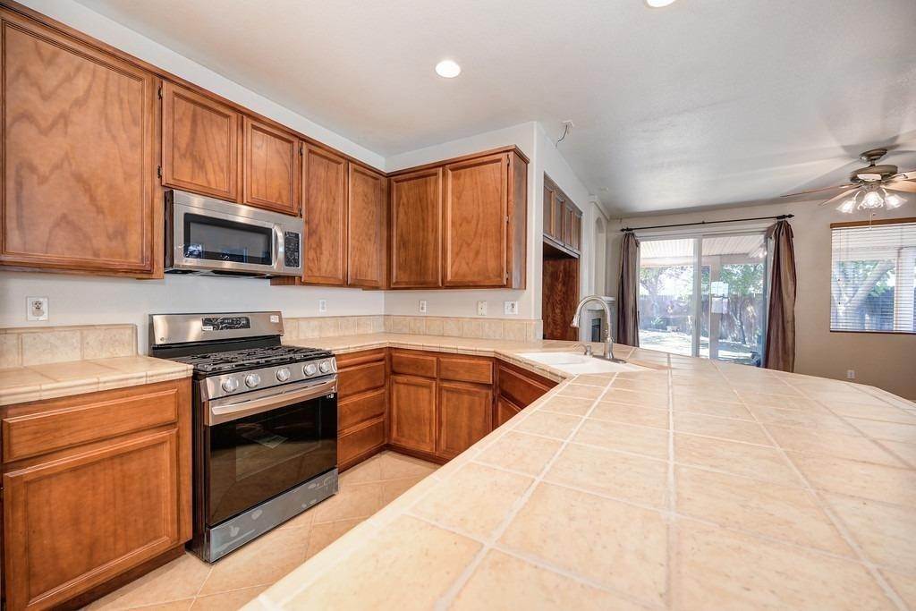 10. Single Family Homes for Active at 8484 Sun Berry Court Elk Grove, California 95624 United States