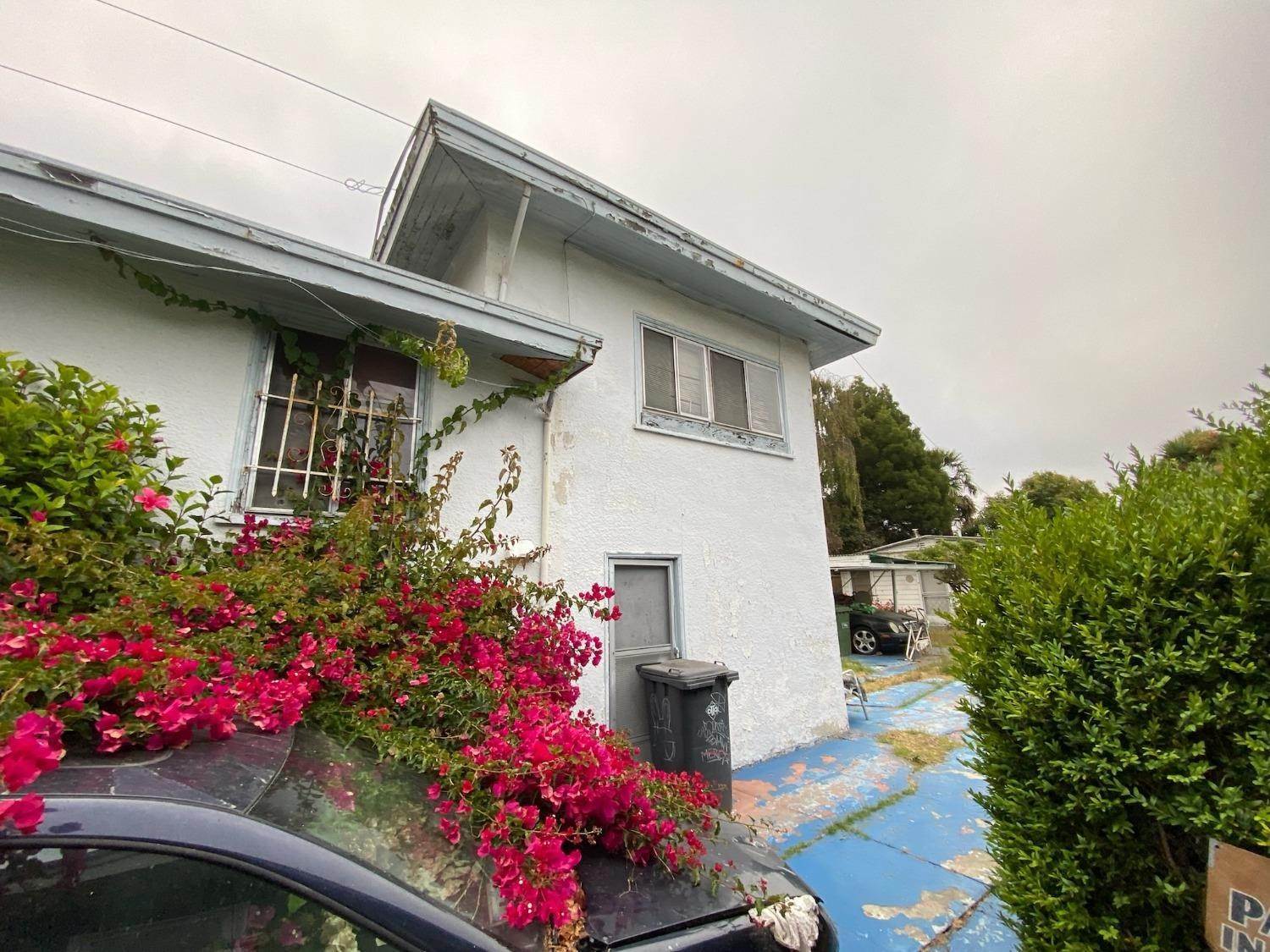 3. Single Family Homes for Active at 1326 BLAKE Street Berkeley, California 94702 United States