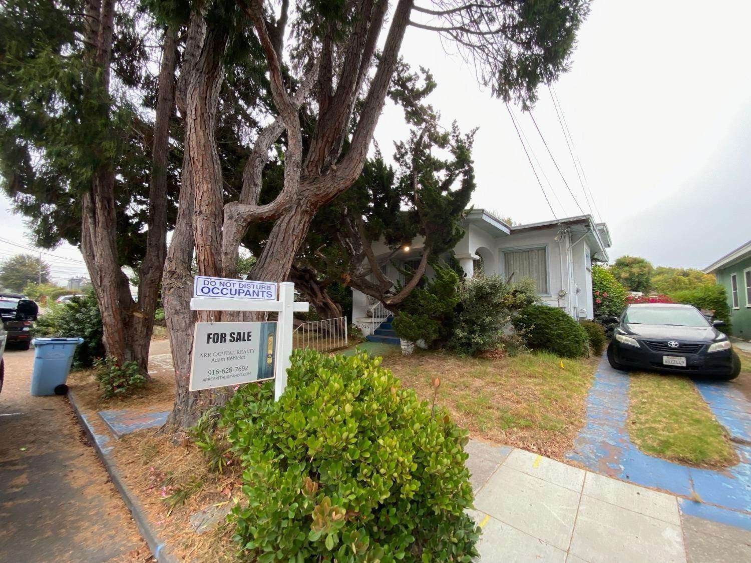 Single Family Homes 为 销售 在 1326 BLAKE Street 贝克莱, 加利福尼亚州 94702 美国