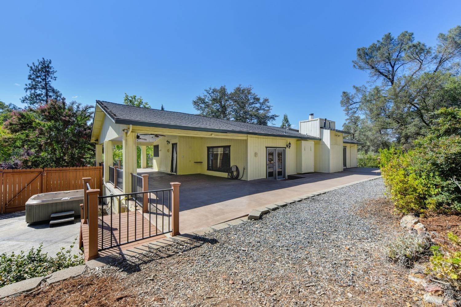 33. Single Family Homes for Active at 958 Herr Way Auburn, California 95603 United States