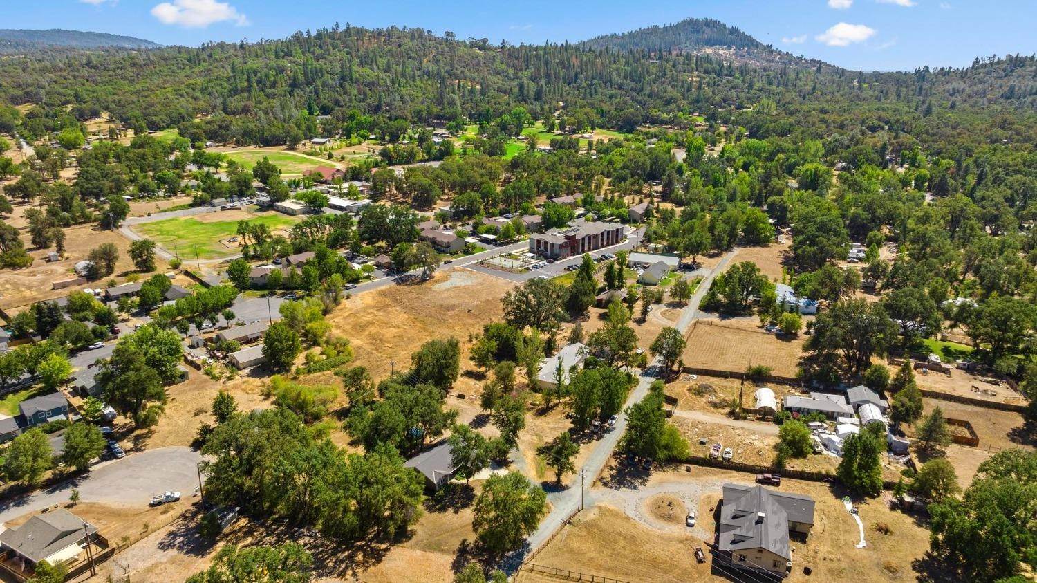 31. Single Family Homes for Active at 10343 Pheasant Lane Penn Valley, California 95946 United States