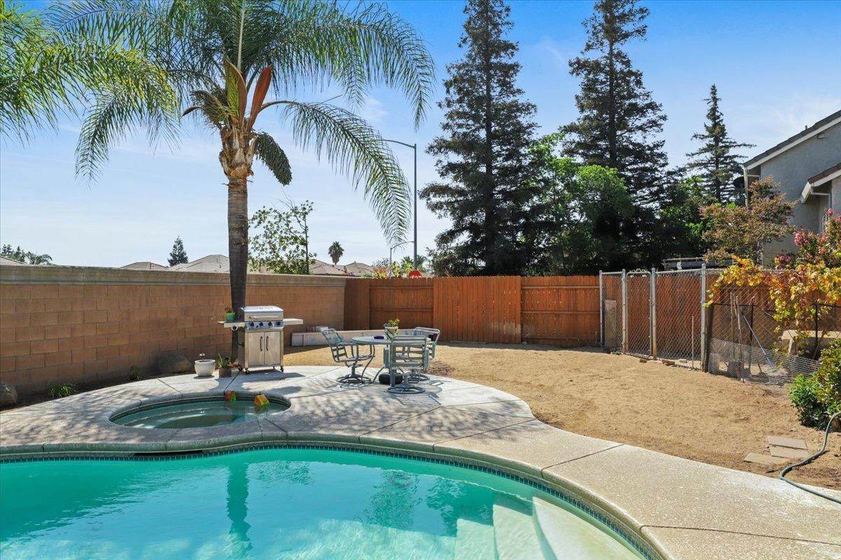 42. Single Family Homes for Active at 974 Pope Court Ripon, California 95366 United States