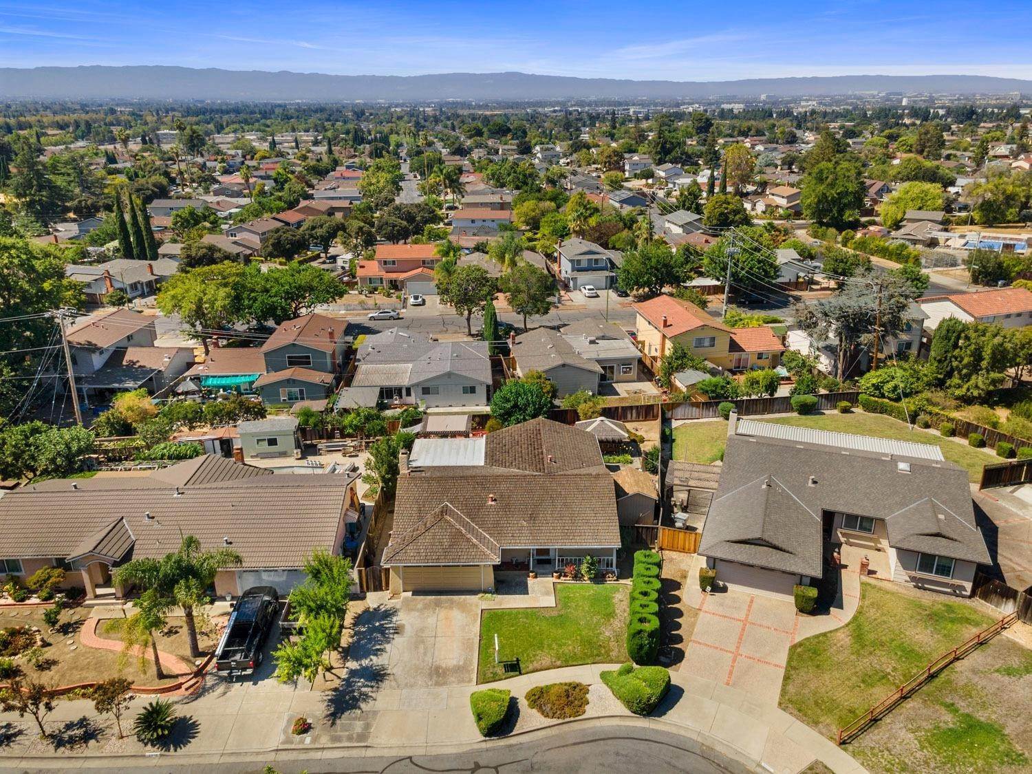 47. Single Family Homes for Active at 2015 Stonewood Lane San Jose, California 95132 United States