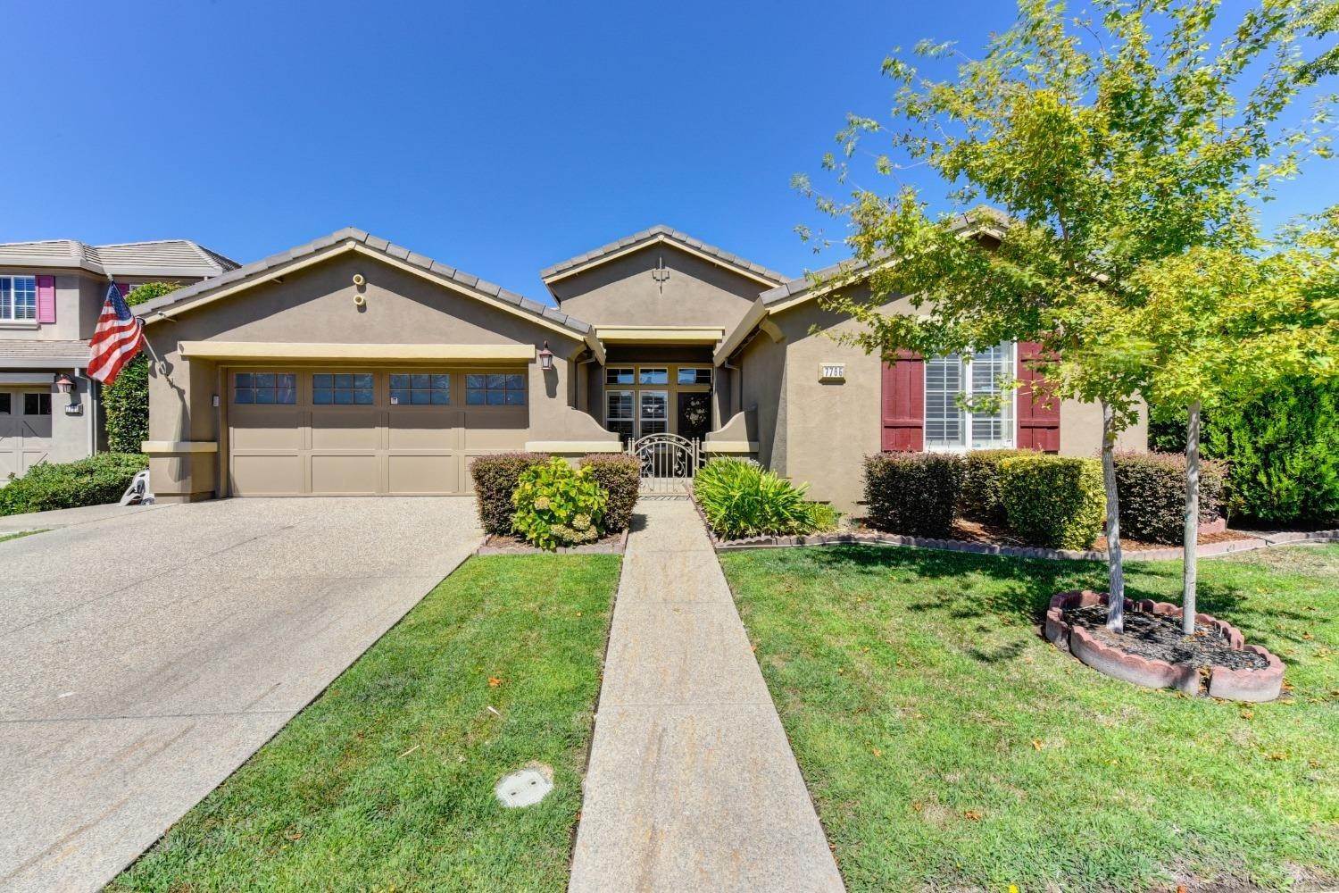 5. Single Family Homes 为 销售 在 7765 Black Sand Way Antelope, 加利福尼亚州 95843 美国