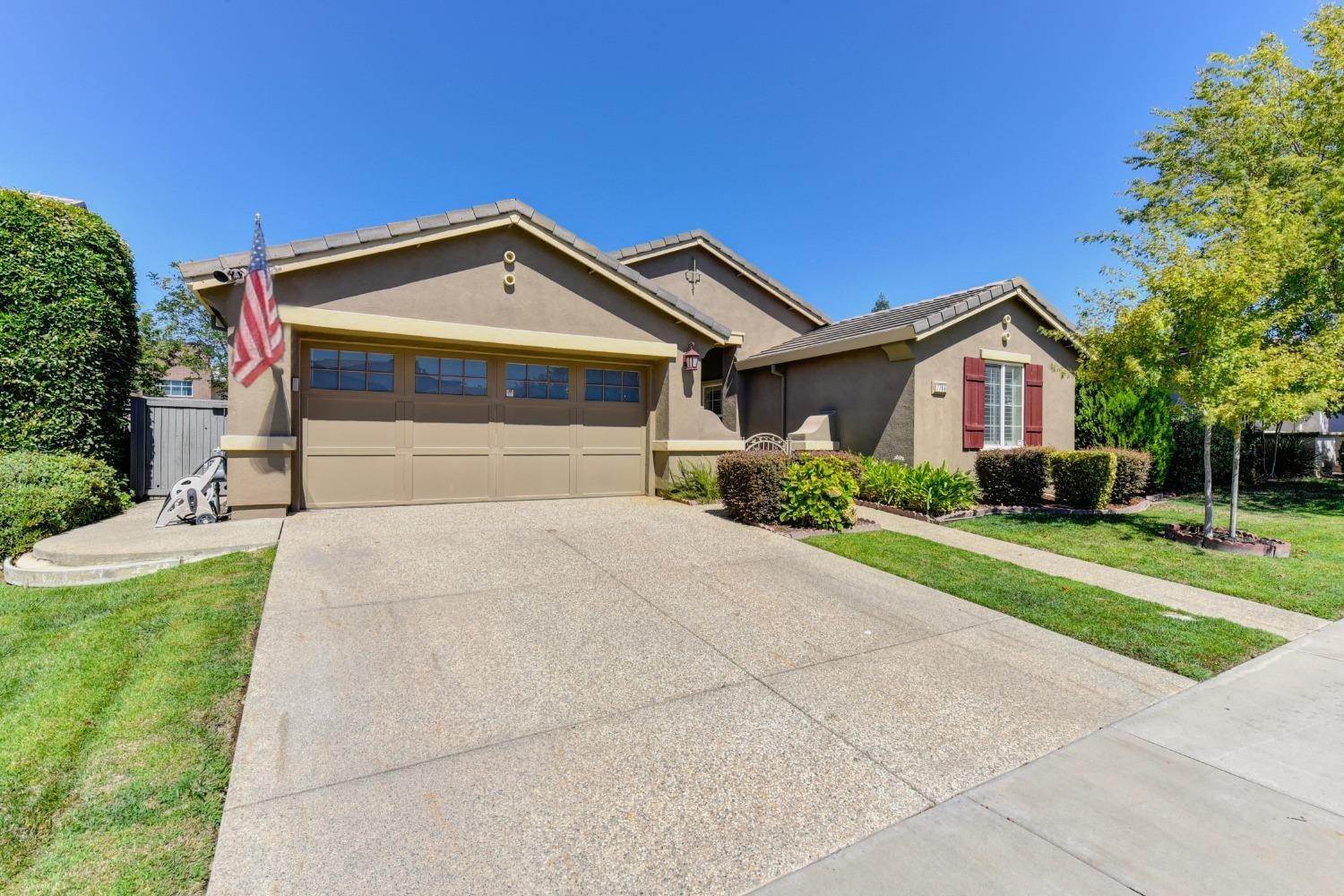4. Single Family Homes for Active at 7765 Black Sand Way Antelope, California 95843 United States