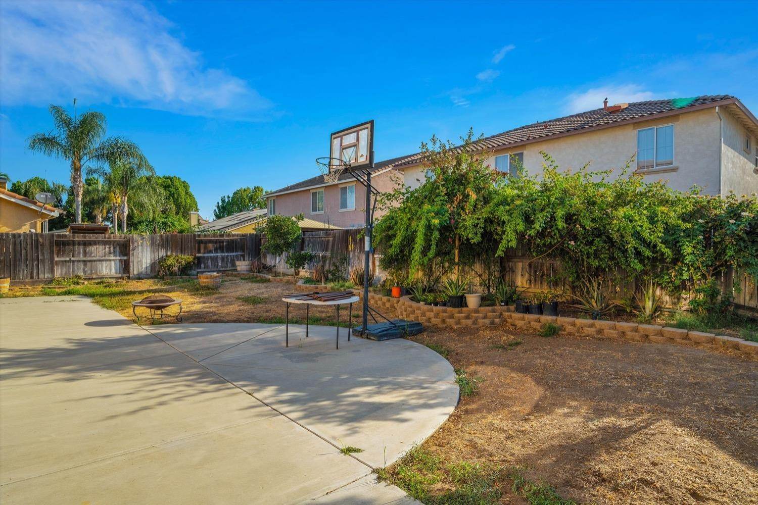 44. Single Family Homes for Active at 2200 Giant Oak Lane Ceres, California 95307 United States