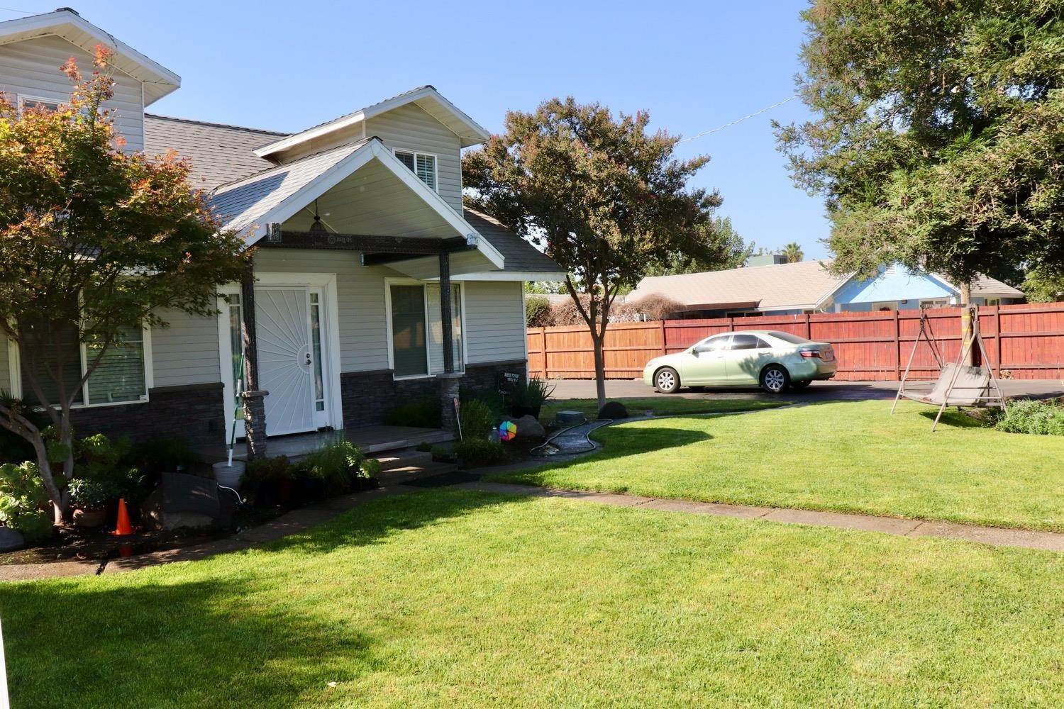 4. Single Family Homes for Active at 1228 Houser Lane Modesto, California 95351 United States