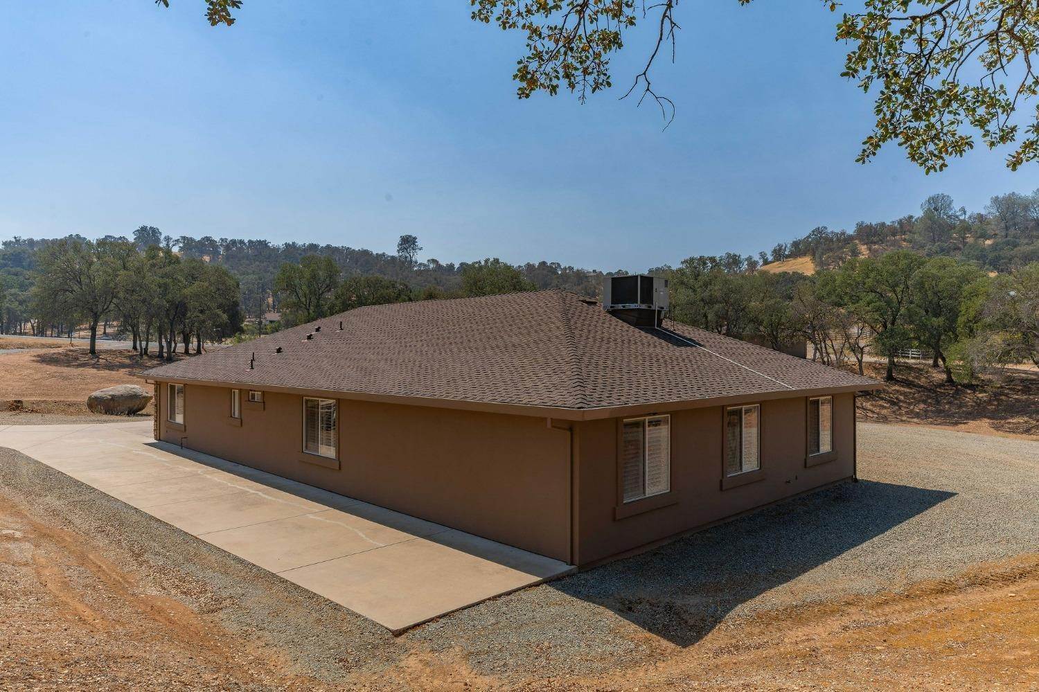10. Single Family Homes 为 销售 在 4368 Paolini Road Valley Springs, 加利福尼亚州 95252 美国