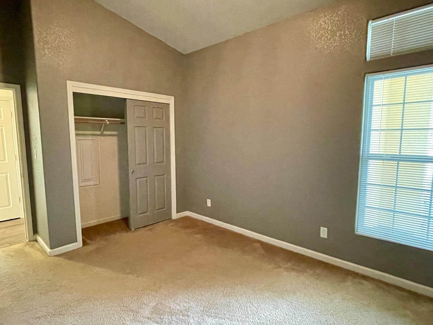 20. Single Family Homes for Active at 722 Vino Court Los Banos, California 93635 United States
