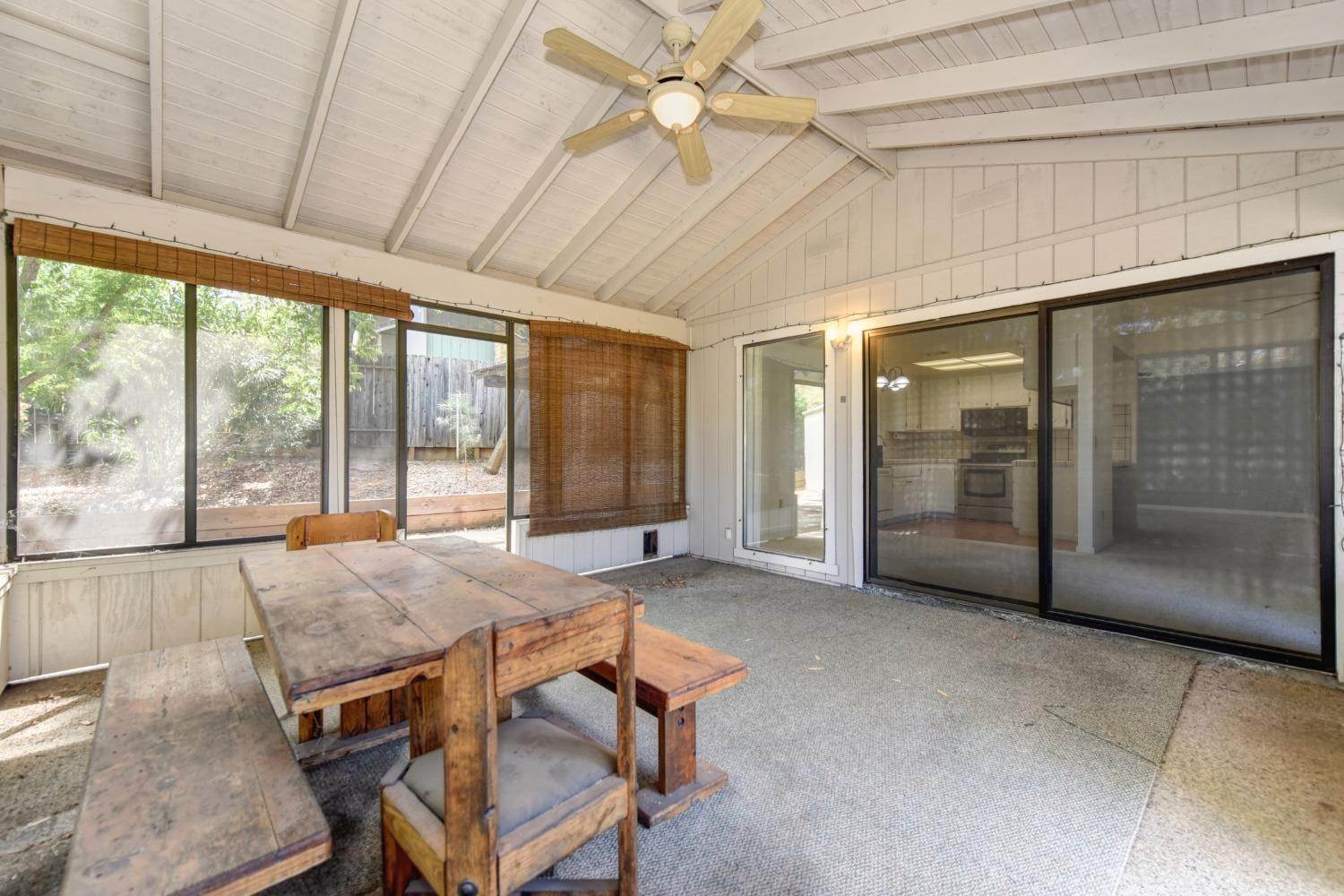 37. Single Family Homes for Active at 1462 Love Way Auburn, California 95603 United States