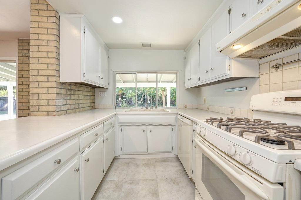 12. Single Family Homes for Active at 5206 Ridgegate Way Fair Oaks, California 95628 United States