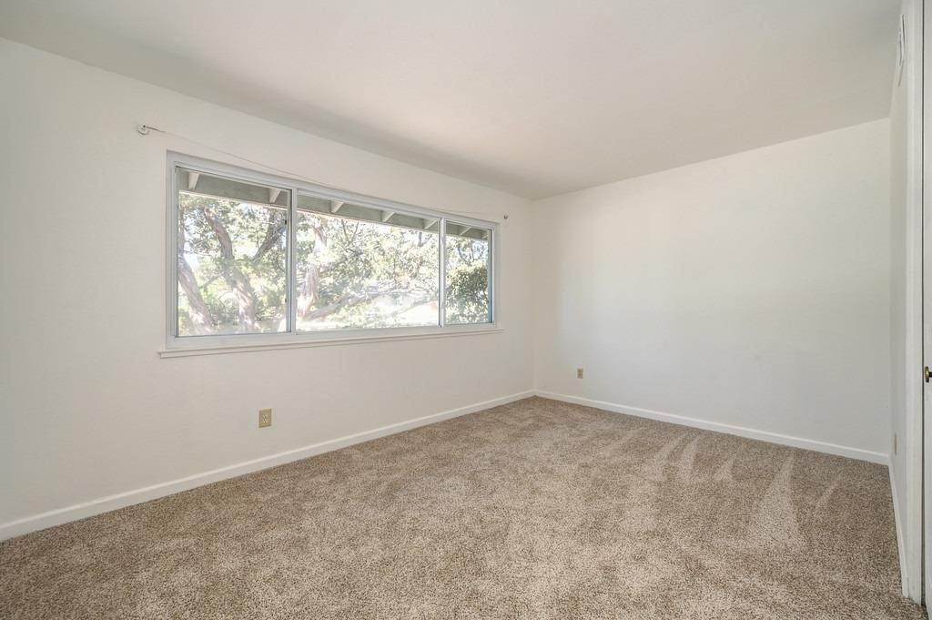 27. Single Family Homes for Active at 5206 Ridgegate Way Fair Oaks, California 95628 United States