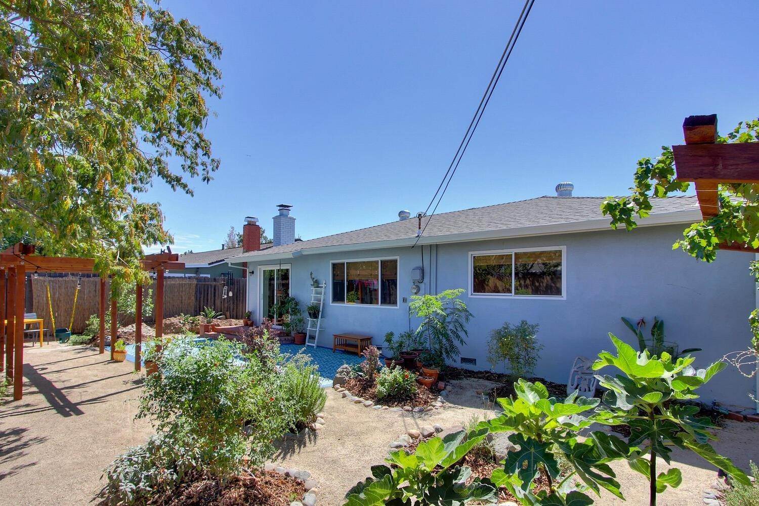 29. Single Family Homes for Active at 2393 Coolidge Way Rancho Cordova, California 95670 United States